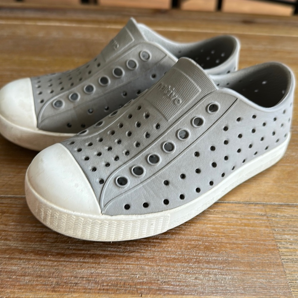 Native Jefferson Shoes Toddler size 10 Pigeon Grey